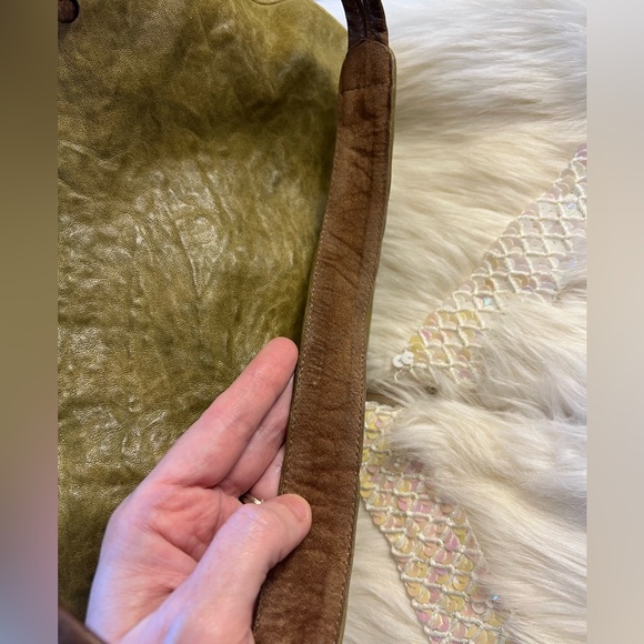 Jo Ann Page Medium East-West in Olive Cow and Bronze Trim, Full-grain Leather - Picture 4 of 14